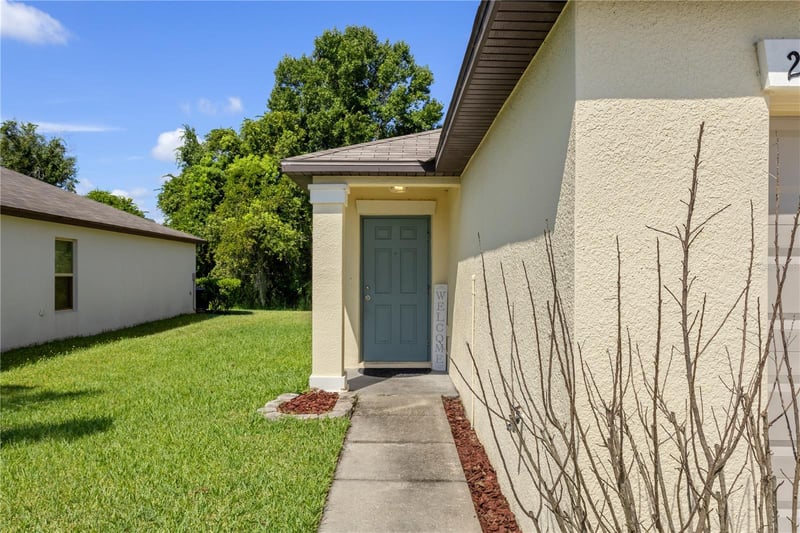2987 Moulden Hollow Dr, Zephyrhills, FL 33540