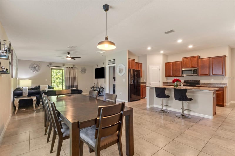 2987 Moulden Hollow Dr, Zephyrhills, FL 33540