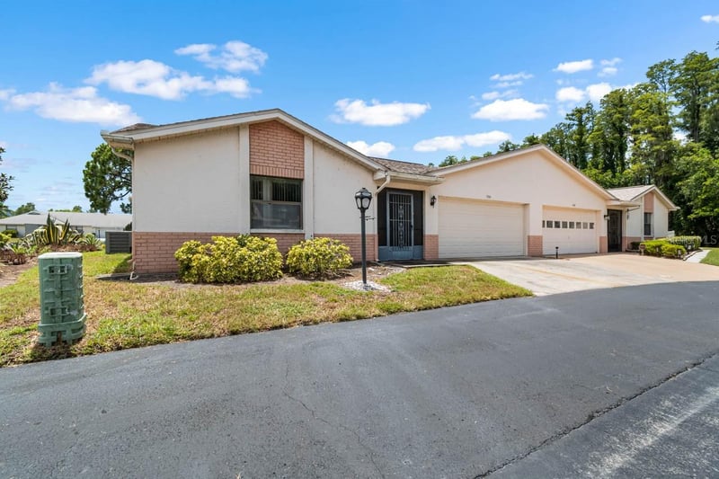 1760 Atrium Dr, Sun City Center, FL 33573