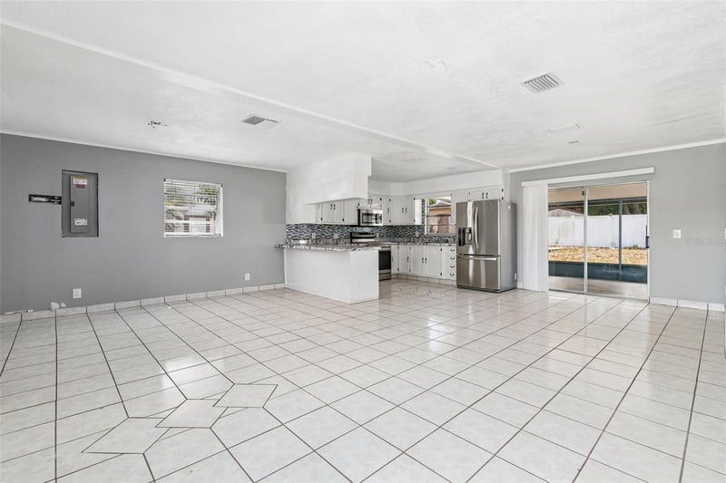 1719 Julian Lane Dr, Tampa, FL 33619