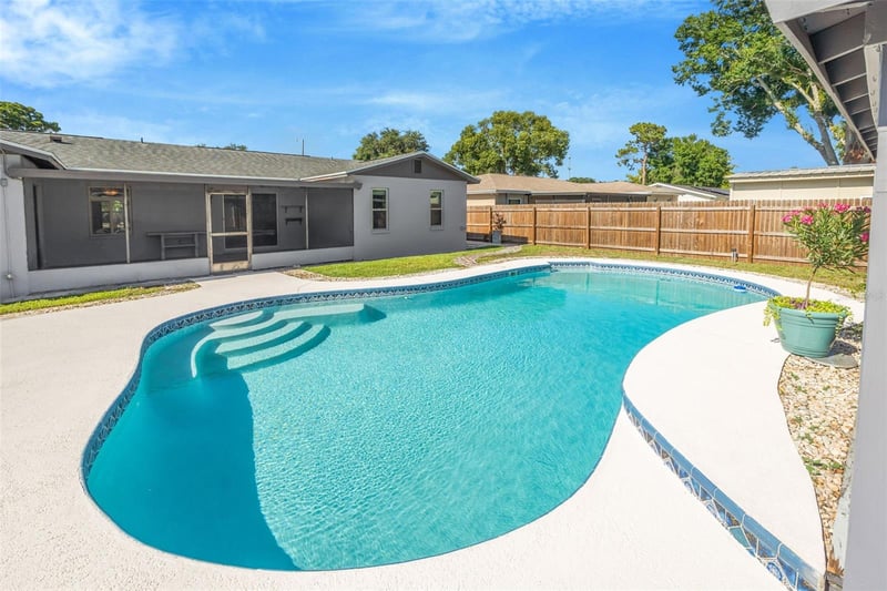 4608 Southbreeze Dr, Tampa, FL 33624