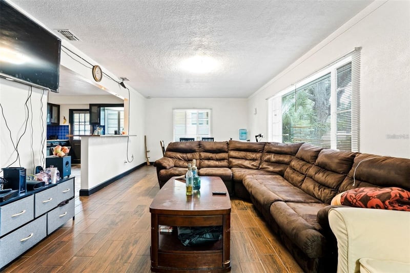 912 Druid Rd, Clearwater, FL 33756