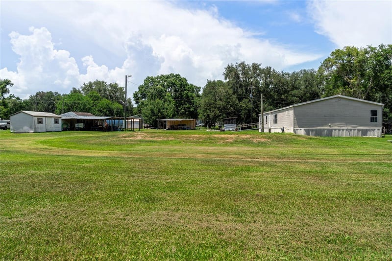 5709 Luckasavage Rd, Plant City, FL 33567