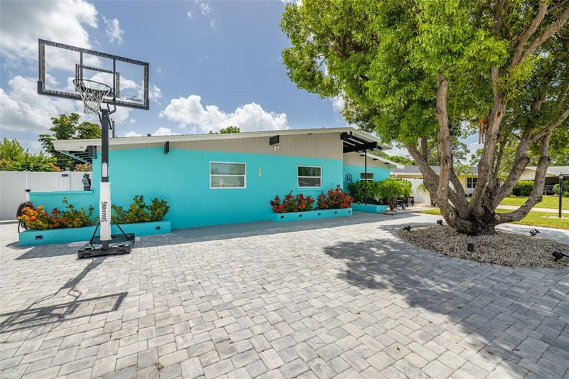 3407 29th St, Bradenton, FL 34205
