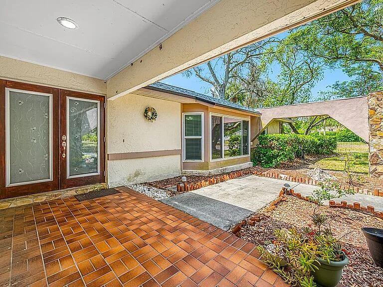 10 Linden Ln, Palm Harbor, FL 34683