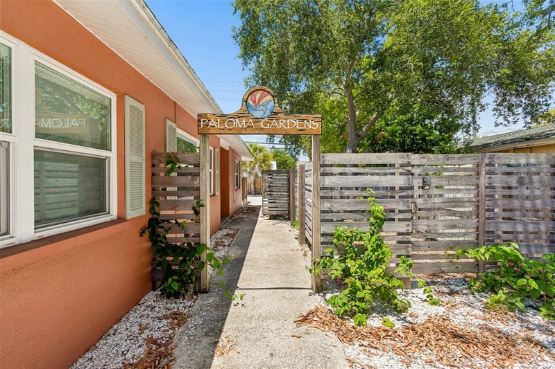 6219 2nd Ave, St Petersburg, FL 33707