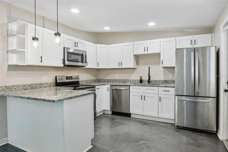 2416 Emory Ave, Bradenton, FL 34207