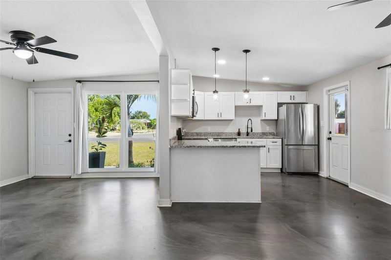 2416 Emory Ave, Bradenton, FL 34207