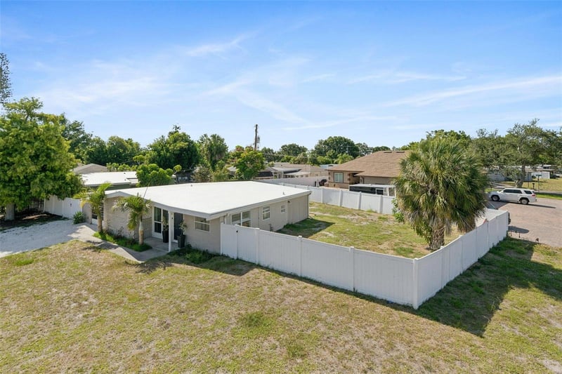 2416 Emory Ave, Bradenton, FL 34207