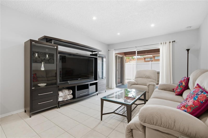 2052 Sunset Point Rd #45, Clearwater, FL 33765