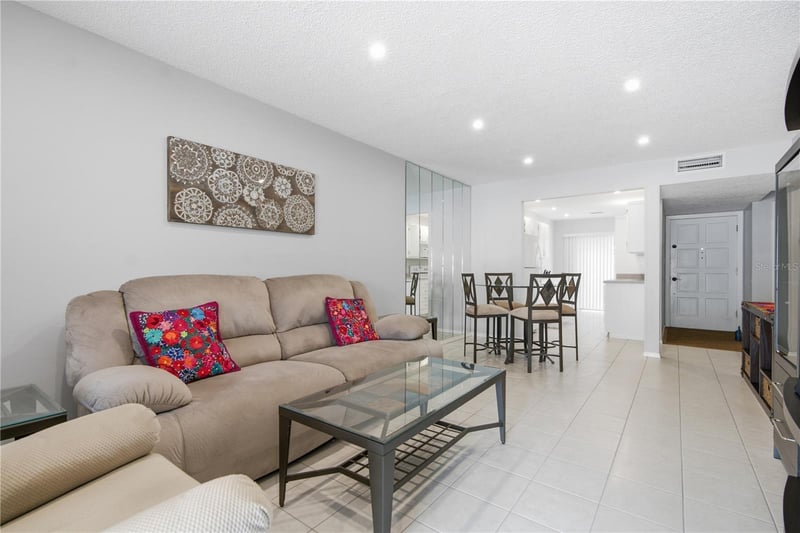 2052 Sunset Point Rd #45, Clearwater, FL 33765