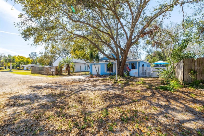 1335 15th St, Palm Harbor, FL 34683