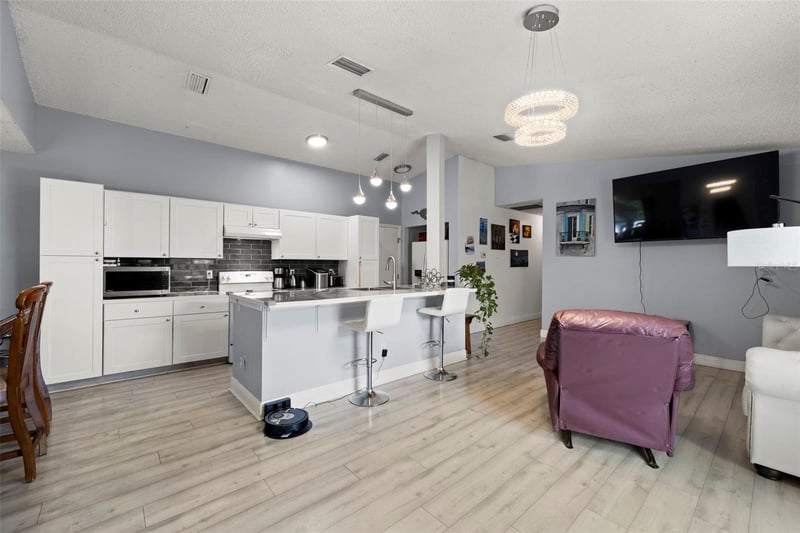 1335 15th St, Palm Harbor, FL 34683
