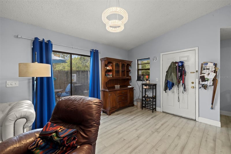 1335 15th St, Palm Harbor, FL 34683