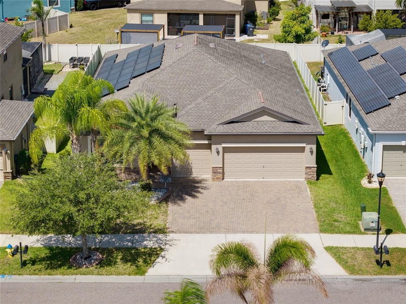 10009 Celtic Ash Dr, Ruskin, FL 33573