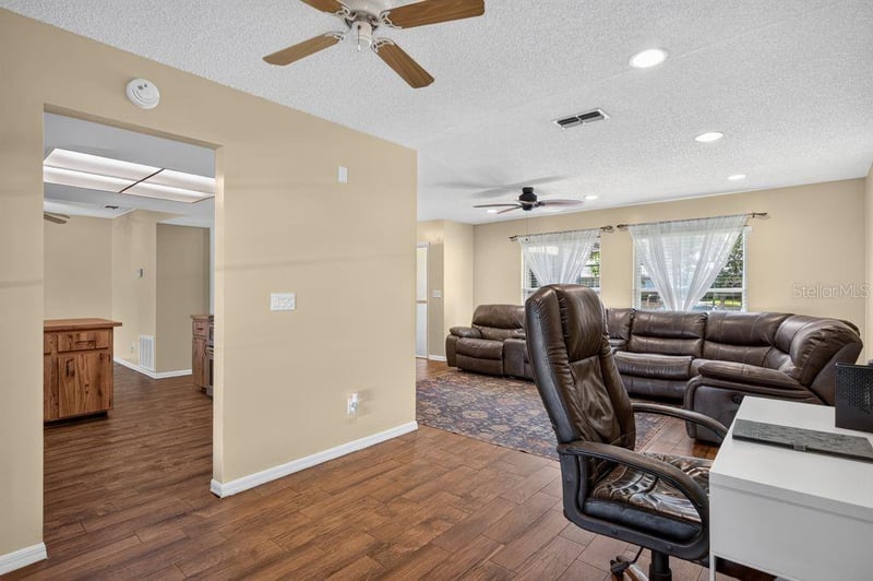 3110 Clovewood Pl, Seffner, FL 33584