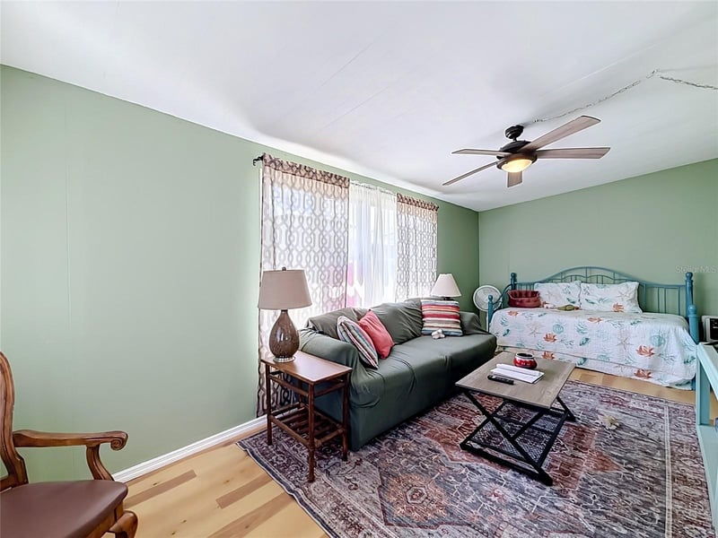 12674 Seminole Blvd #M2, Largo, FL 33778