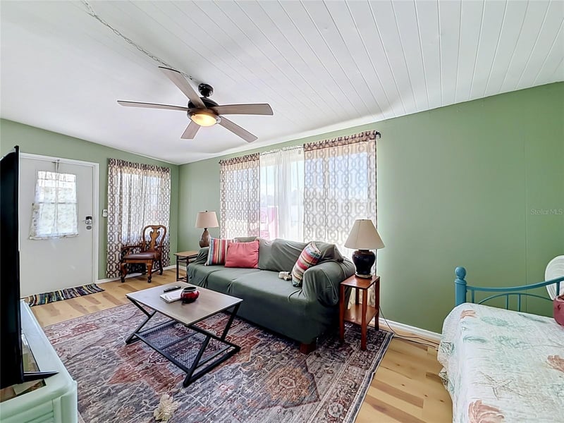 12674 Seminole Blvd #M2, Largo, FL 33778