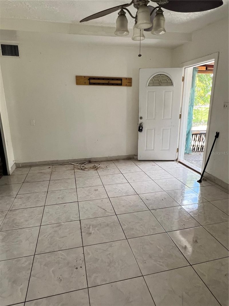 5808 Lois Ave, Tampa, FL 33614