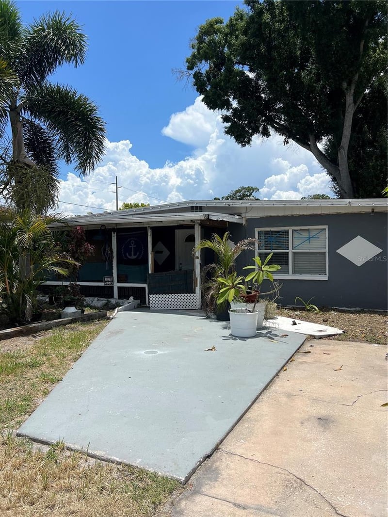 5808 Lois Ave, Tampa, FL 33614