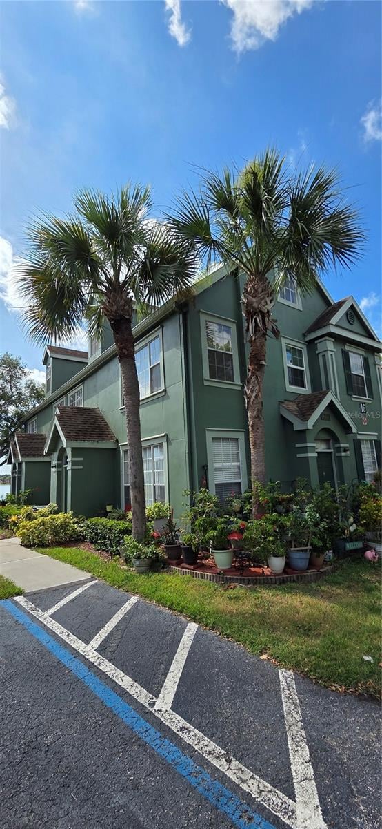 9306 Lake Chase Island Way, Tampa, FL 33626