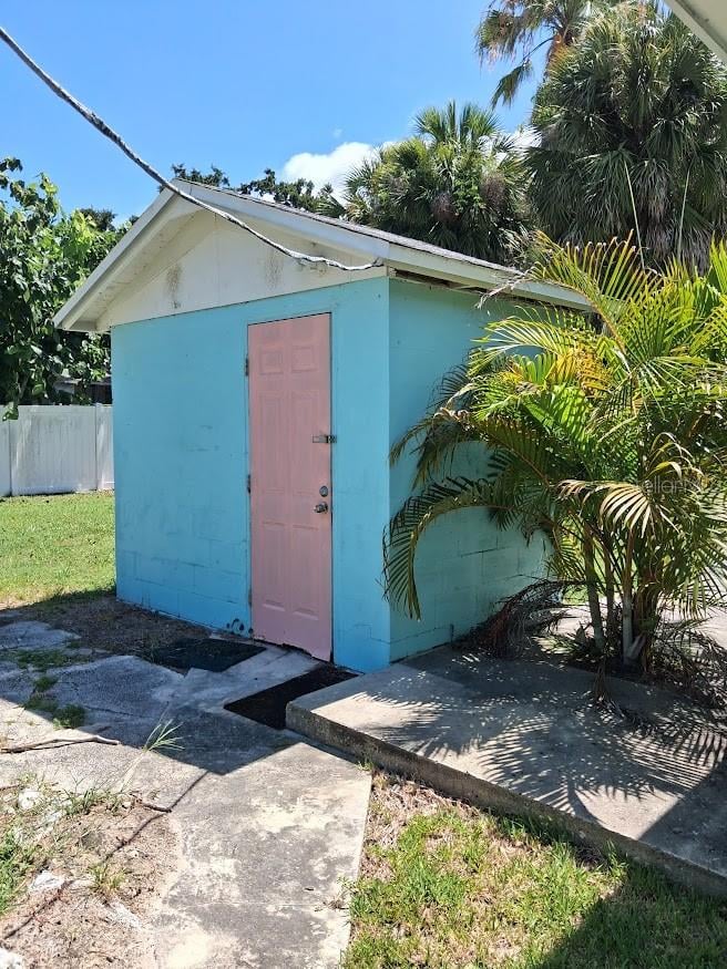 Banana St, Tarpon Springs, FL 34689