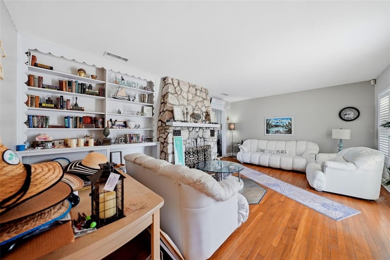 726 Mandalay Ave, Clearwater Beach, FL 33767