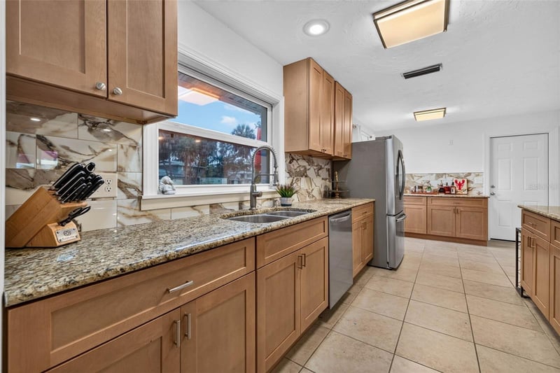 1667 Dakota Ave, St Petersburg, FL 33703