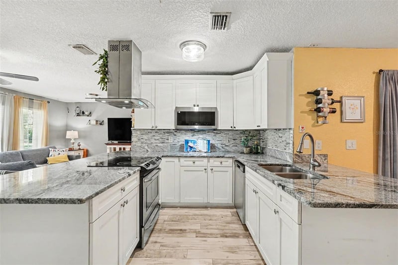 534 Leverett Rd, Seffner, FL 33584