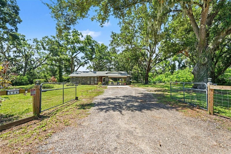534 Leverett Rd, Seffner, FL 33584