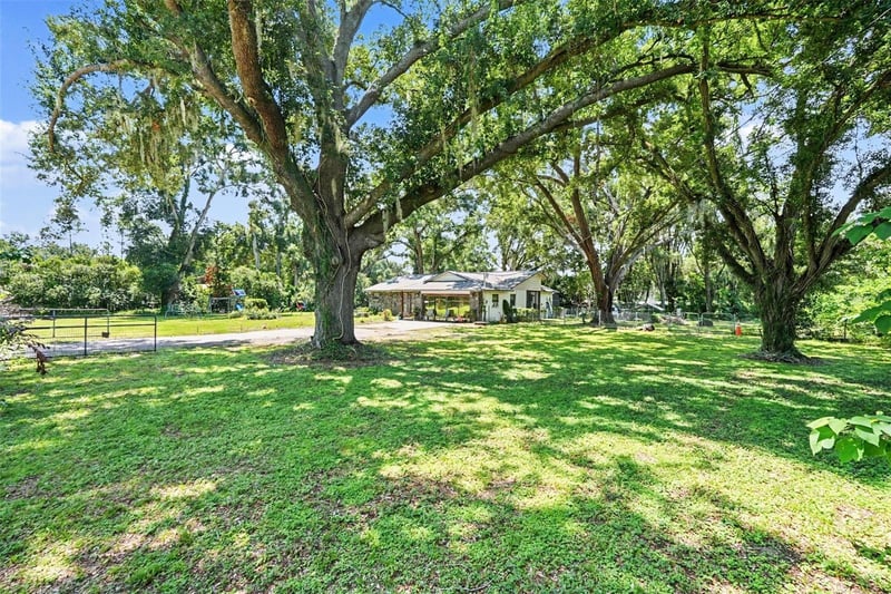 534 Leverett Rd, Seffner, FL 33584