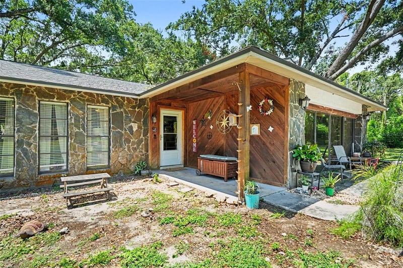 534 Leverett Rd, Seffner, FL 33584