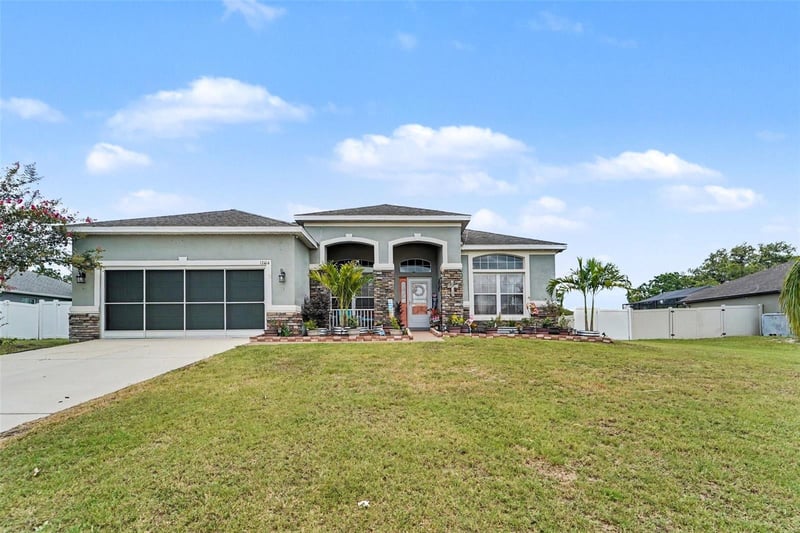 12414 Vestavia St, San Antonio, FL 33576