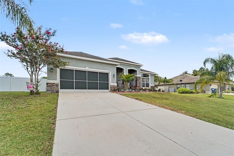 12414 Vestavia St, San Antonio, FL 33576