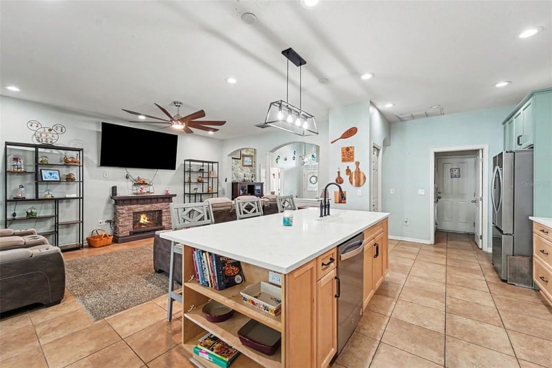 12414 Vestavia St, San Antonio, FL 33576