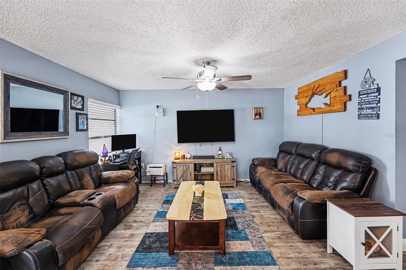 803 Fairwood Ln, Clearwater, FL 33759