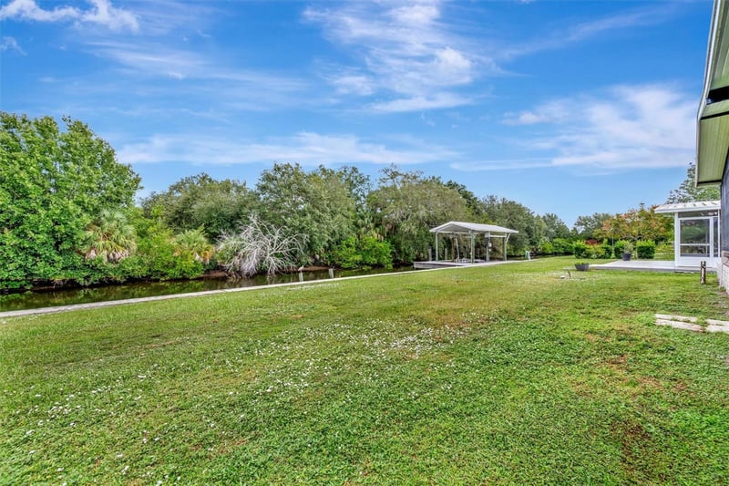 236 Saint Thomas Cir, Apollo Beach, FL 33572
