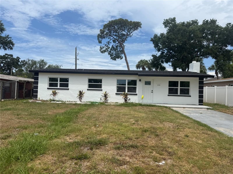 4910 Halifax Dr, Tampa, FL 33615