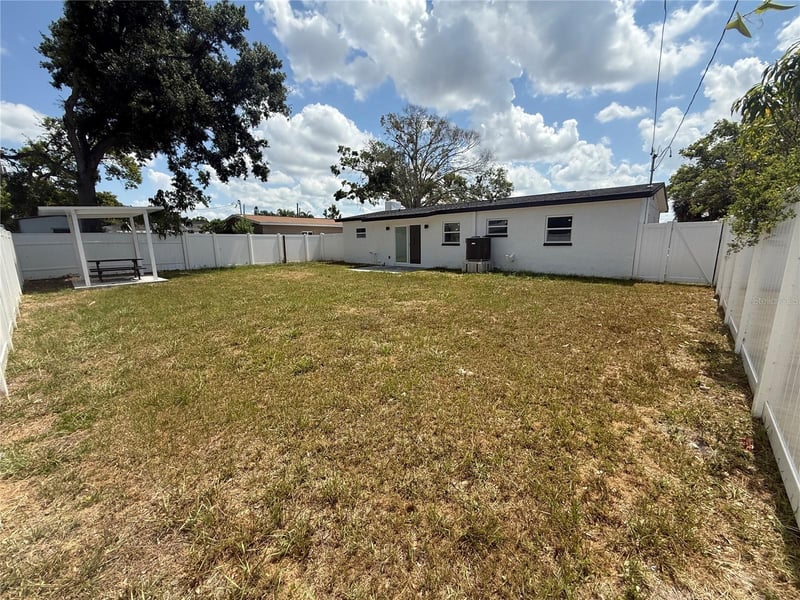 4910 Halifax Dr, Tampa, FL 33615