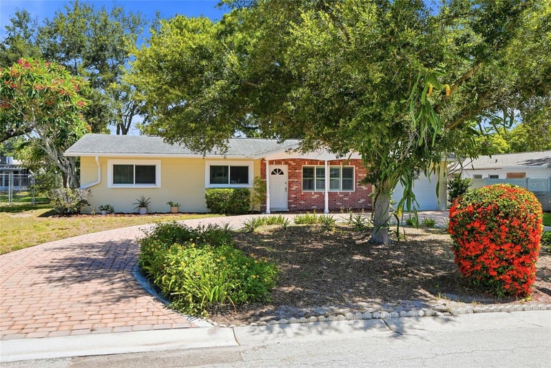 11471 88th Ave, Seminole, FL 33772