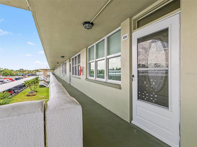 4890 Bay St Ne #324, St Petersburg, FL 33703
