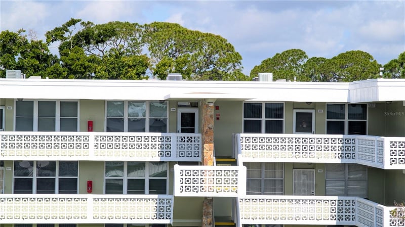 4890 Bay St Ne #324, St Petersburg, FL 33703