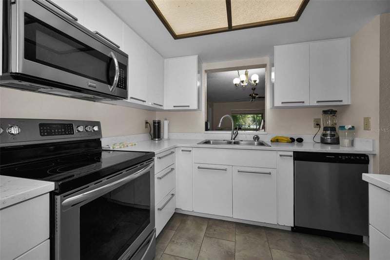 3165 Landmark Dr #711, Clearwater, FL 33761