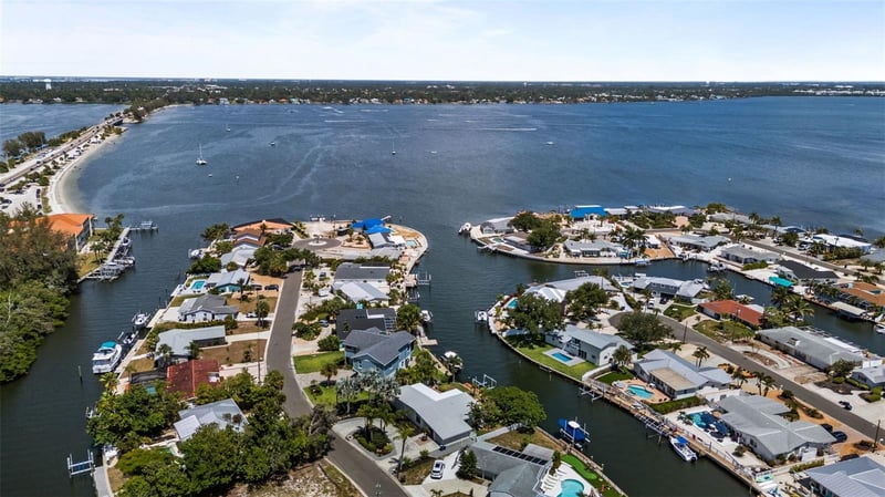 10016 Kingfisher Rd, Bradenton, FL 34209