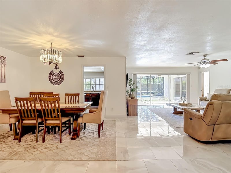 5126 Rolling Hills Ct, Tampa, FL 33617