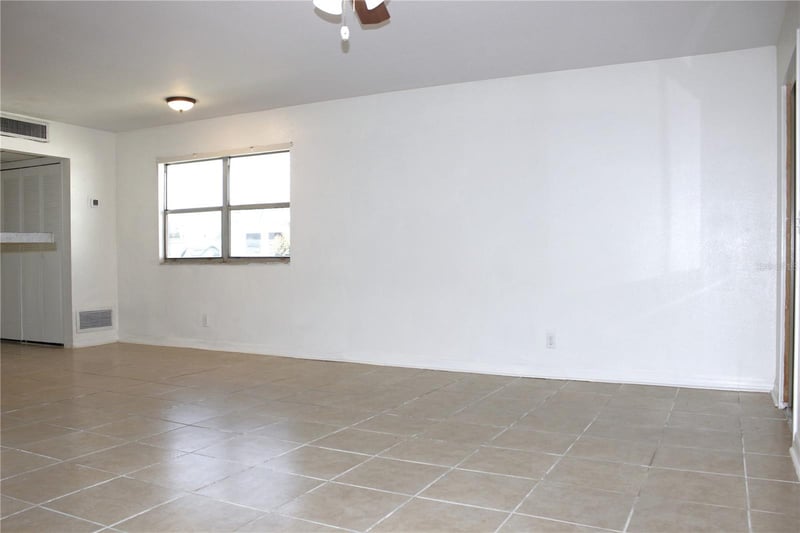 101 Cambridge Trl #194, Sun City Center, FL 33573