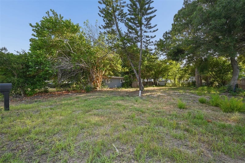 1520 San Mateo Dr, Dunedin, FL 34698