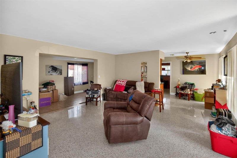 3232 59th Way, St Petersburg, FL 33710