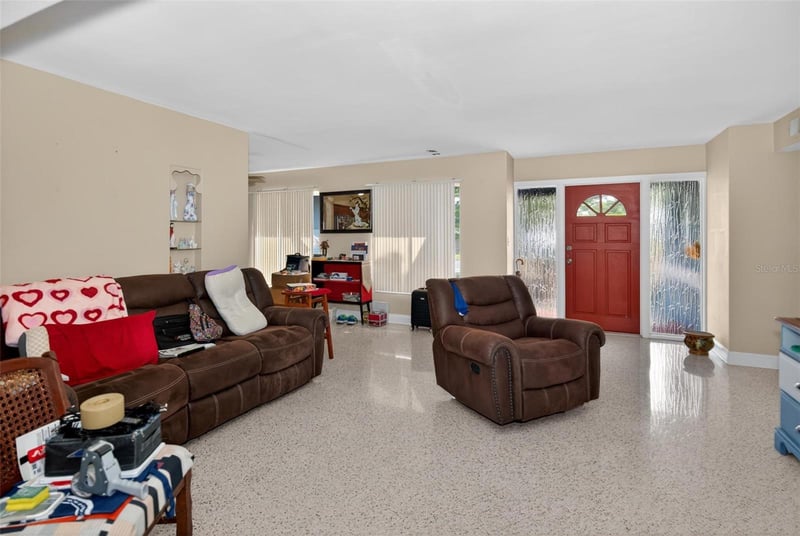 3232 59th Way, St Petersburg, FL 33710
