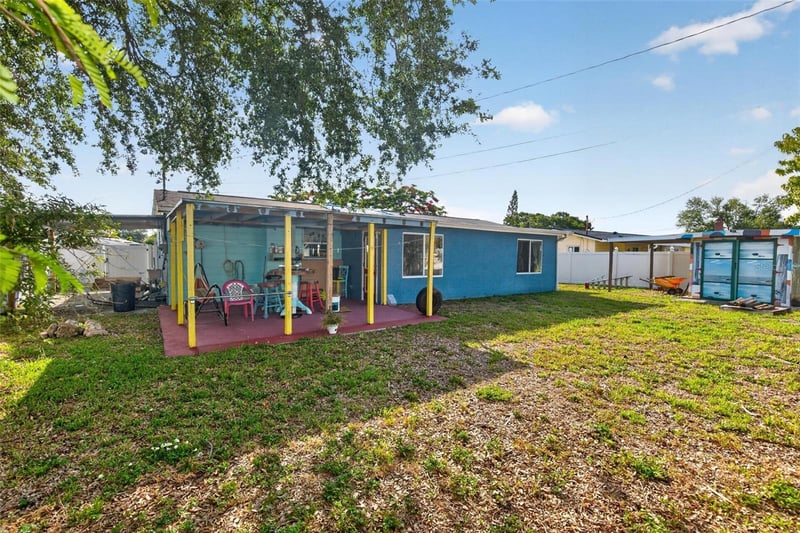 3232 59th Way, St Petersburg, FL 33710
